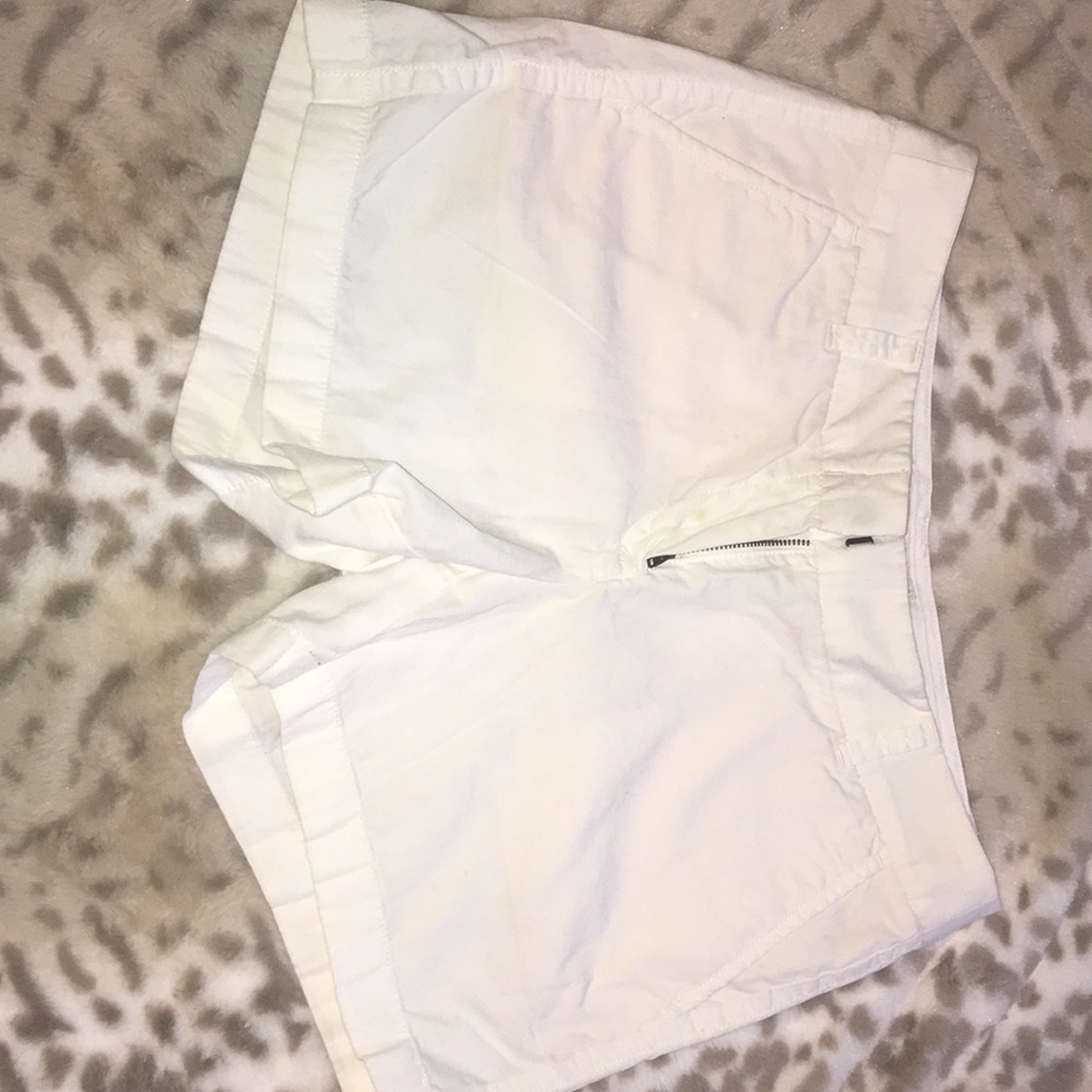 🔥J Crew shorts. Faint yellow spot on zipper cover